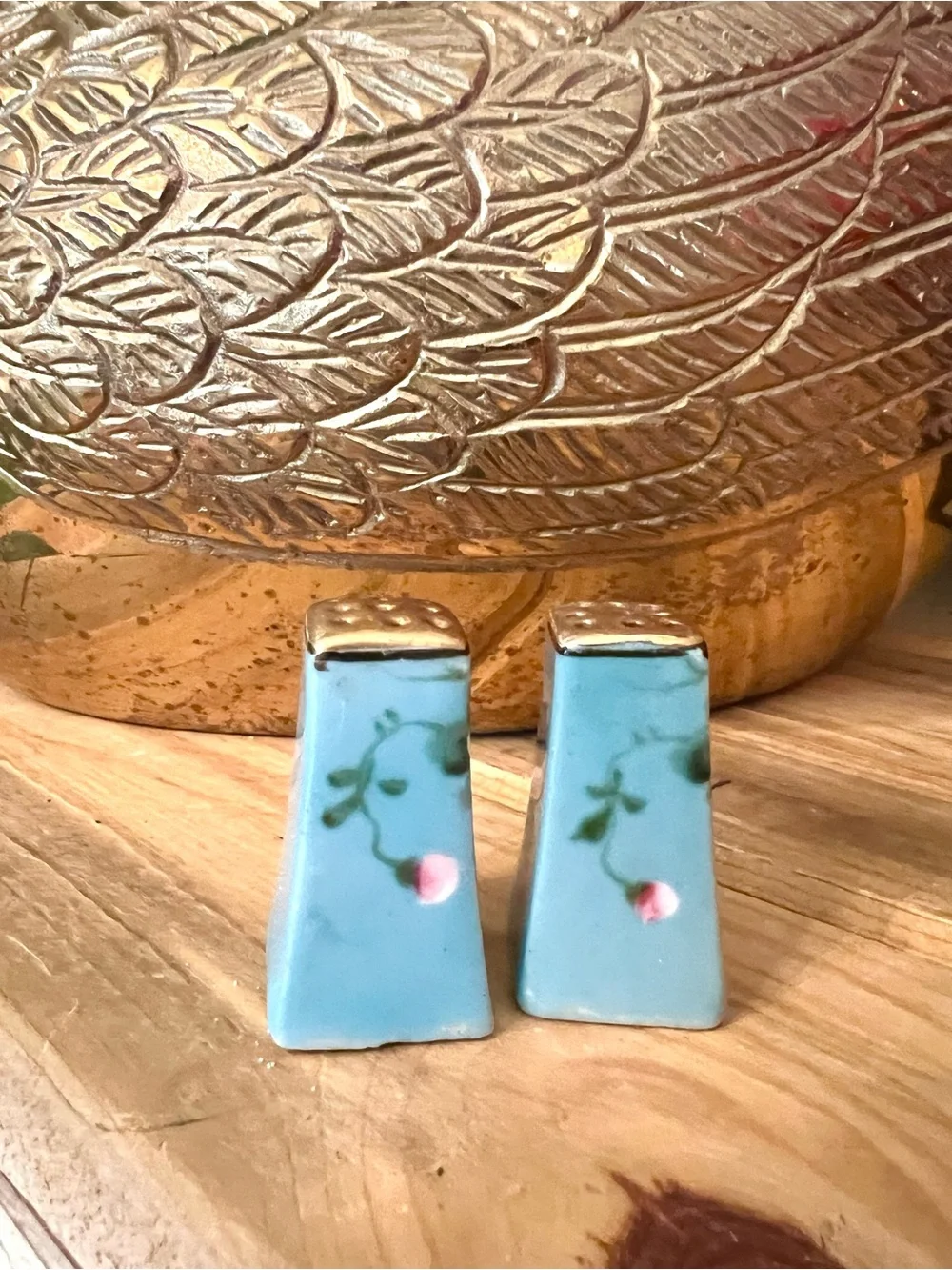 Vintage Salt & Pepper Shakers: Hand-Painted Flowers, Gilding, Blue w/ Pink Rose